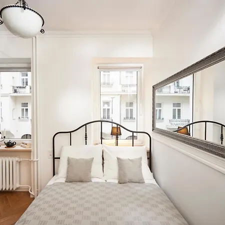 Mokotowska Place For *